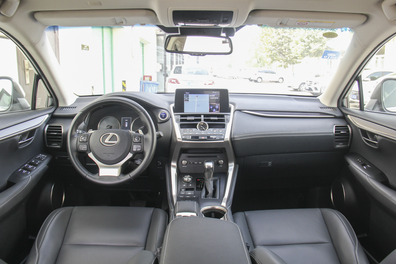 2018款雷克萨斯NX300h 2.5L自动全驱锋致版