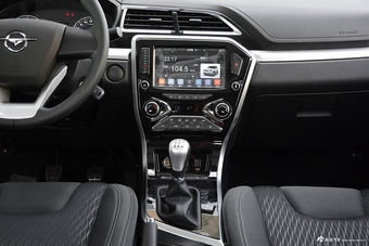 2017款海马S5 Young 1.6L手动豪华型