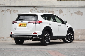 2018款RAV4荣放 2.0L自动两驱风尚X版