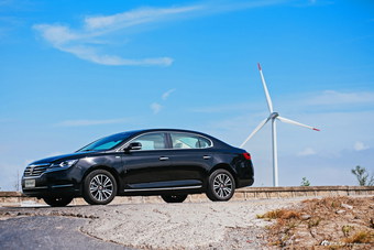 2017款荣威e950官方图