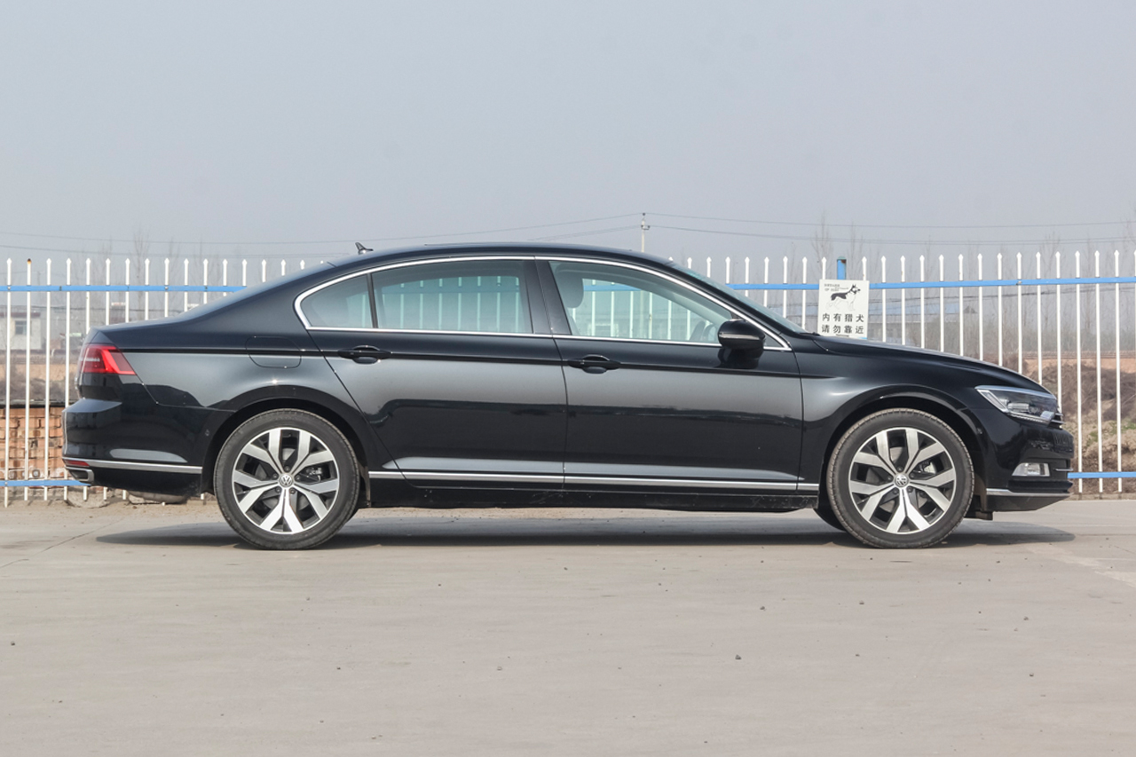 2018款迈腾2.0T自动380TSI DSG尊贵型