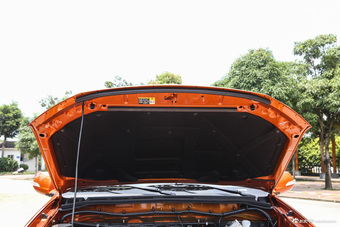 2016款黄海N1 2.8T手动柴油两驱运动版JE493ZLQ4CB