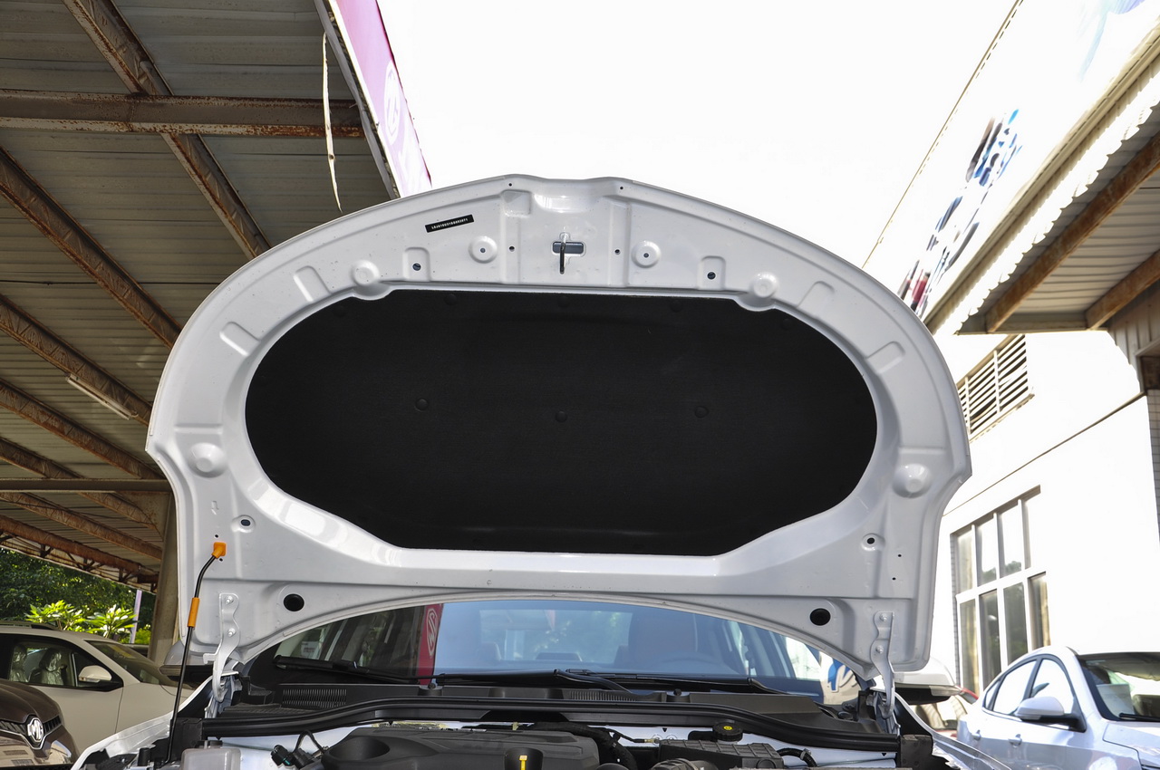 2016款名爵锐行1.5L自动超值豪华版 