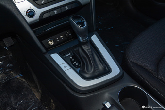 2016款领动 1.6L自动智炫豪华型 