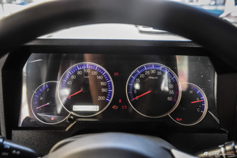 2016款战旗2.0L手动角斗士豪华型 国IV