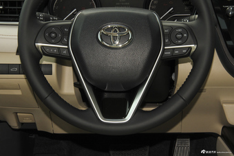 2018款凯美瑞2.5G自动豪华版