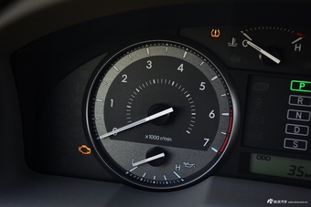 2017款兰德酷路泽4.0L自动GX-R中东版7座