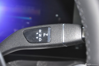 2016款奔驰E级2.0T自动E300L 运动豪华型