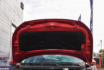 2016款标致308 1.2T自动豪华版