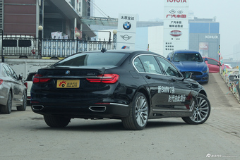 2017款宝马7系740Li 3.0T自动豪华型