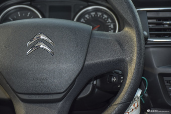 2017款雪铁龙C3-XR 1.6L自动时尚型