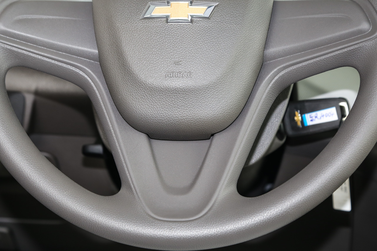 2016款雪佛兰乐风RV 1.5L手动畅行版 雪域白