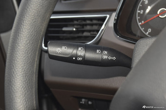 2017款宝骏310W 1.5L手动时尚型