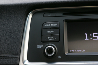 2017款起亚K5 2.0L自动15周年特别版LUX