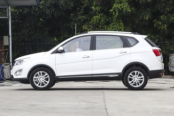 2016款 宝骏560 1.5T手动精英型