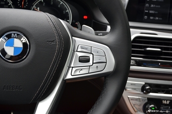 2018款宝马7系730Li 2.0T自动尊享型M运动套装