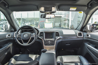 2016款大切诺基3.0TD自动柴油舒享导航版图片