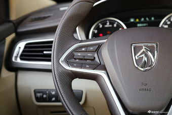 2017款宝骏730 1.8L iAMT豪华型7座