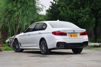 2018款宝马5系改款2.0T自动530Li尊享型M运动套装  