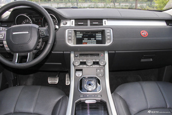 2016款揽胜极光2.0T自动SE智耀版 玉龙雪山白