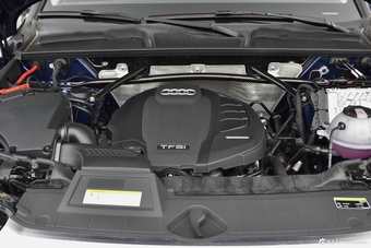 2018款奥迪Q5L 2.0T自动45 TFSI Sport