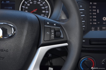 2017款风骏5 2.4L手动欧洲版汽油两驱精英型大双排4G69S4N