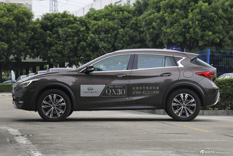 2017款英菲尼迪QX30 1.6T自动两驱运动版