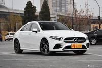 2019款奔驰A级 1.3T自动200 L运动轿车先行特别版