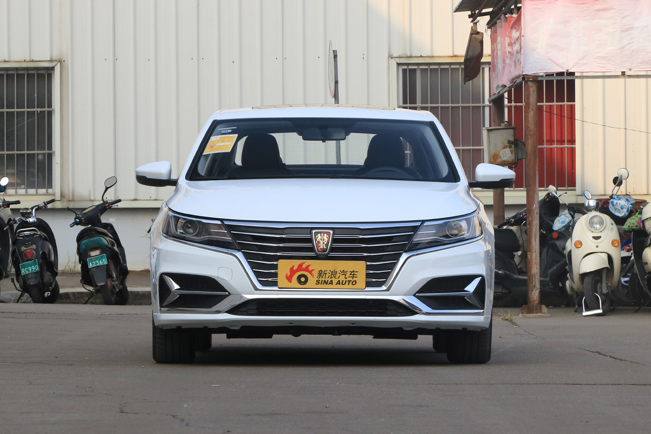 2017款荣威ei6 1.0T混动互联智享版