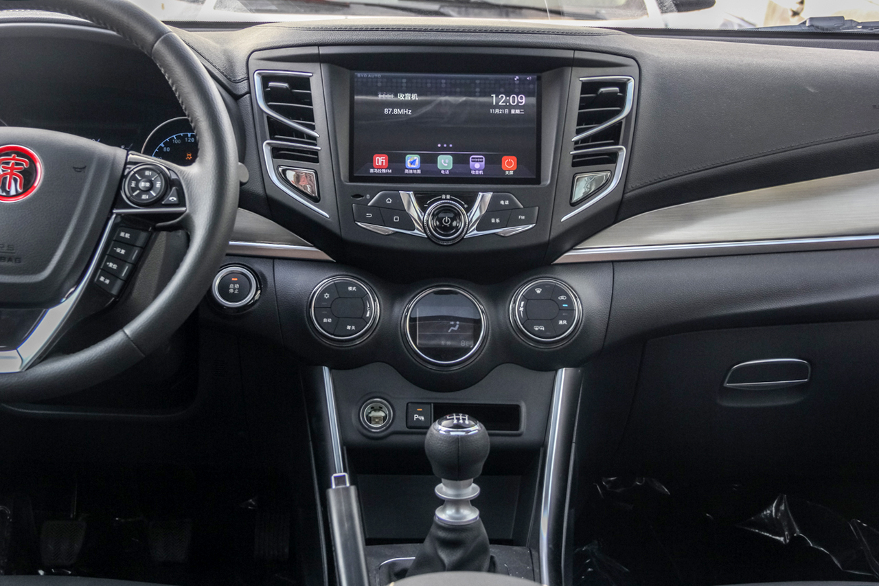 2017款比亚迪宋盖世升级版1.5TI手动精英型 