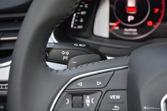 2018款奥迪Q7 3.0T自动45TFSI尊贵型