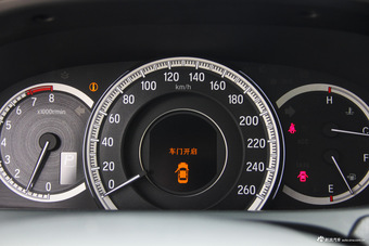 2016款雅阁2.4L自动智尊版