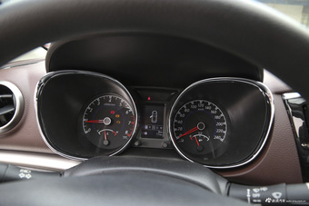 2016款启辰T70X 2.0L自动睿趣运动版