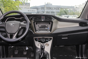 2016款海马M3 1.5L手动舒适型天窗版