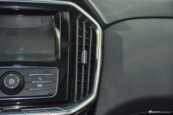 2016款驭胜S350 2.0T手动四驱汽油豪华天窗版5座