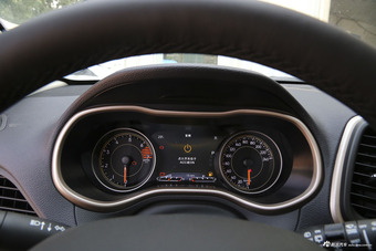 2017款自由光2.4L自动专业版智能包