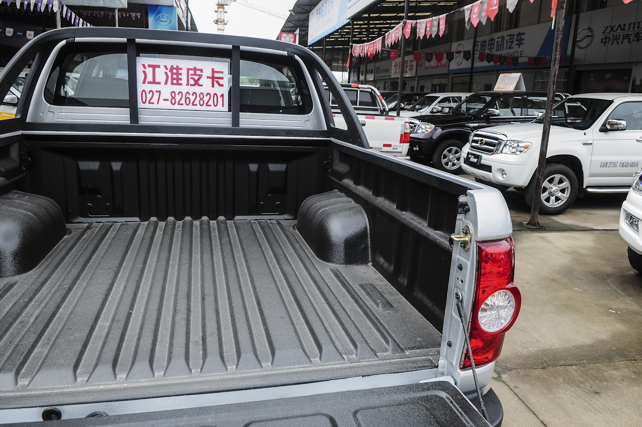 2016款 帅铃T6 2.0T柴油旗舰型D19TCID7