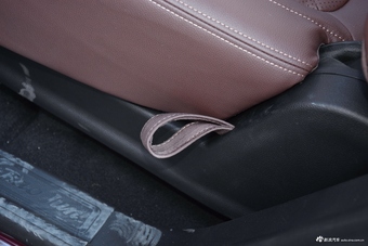 2017款宝骏560 1.5T DCT旗舰型7座