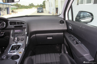 2016款标致3008 1.6THP自动经典版