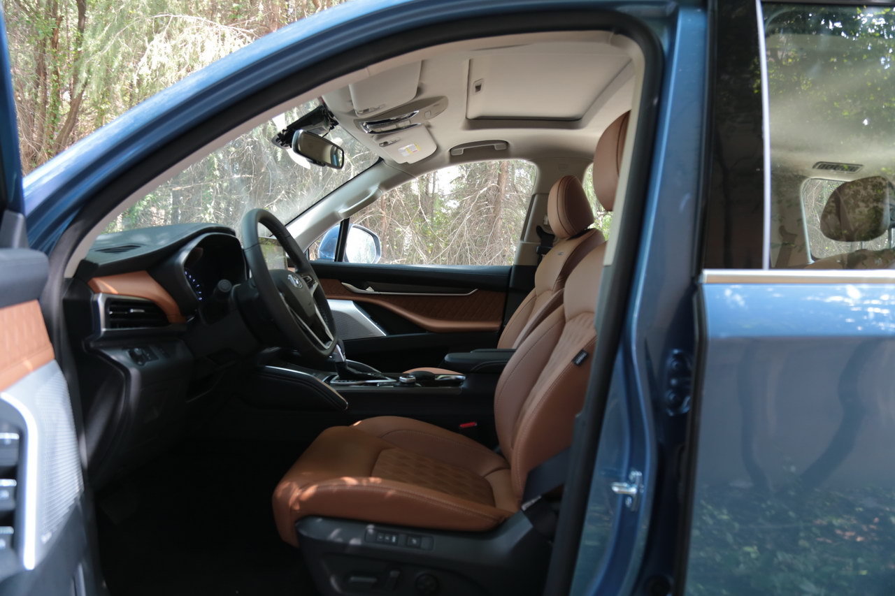 2017上汽大通D90 2.0TGI自动四驱高配版