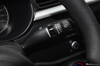 2017款起亚K2 1.4L手动GLS三厢