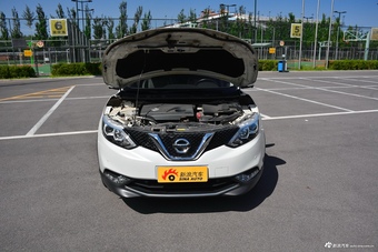 2017款逍客2.0L自动旗舰版 