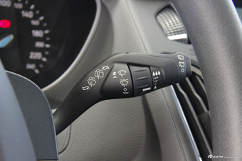 2017款福克斯两厢1.6L自动舒适型智行版