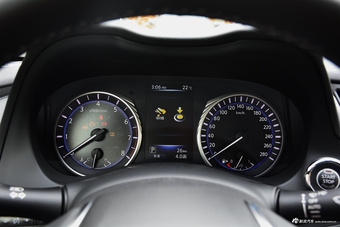 2017款英菲尼迪Q60 2.0T自动豪华版
