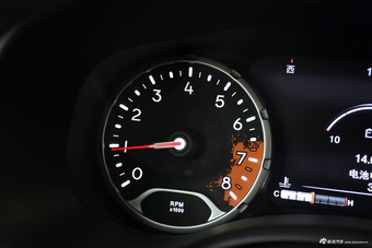 2016款JEEP自由侠 75周年致敬版