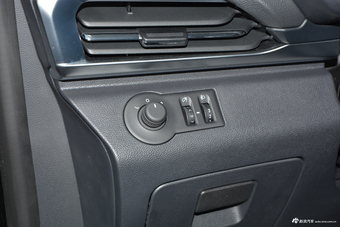 2017上汽大通D90 2.0T自动两驱水星