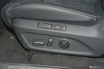 2017上汽大通D90 2.0T自动四驱北极星