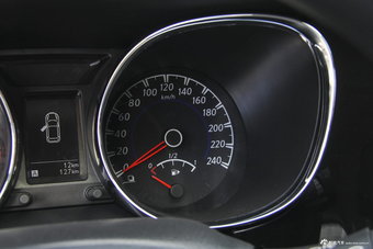 2018款启辰T70 2.0L自动睿趣版