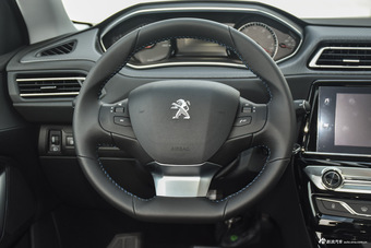 2016款标致308 1.6L自动豪华版