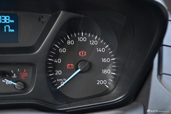 2017款新全顺2.0T中轴中顶汽油Gas 5/6座Kombi国5